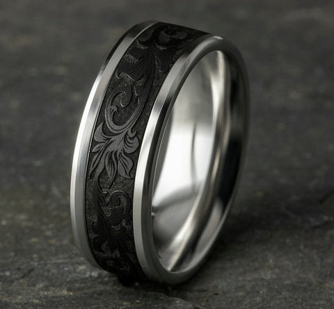 The Royal - 14K White/Black Titanium